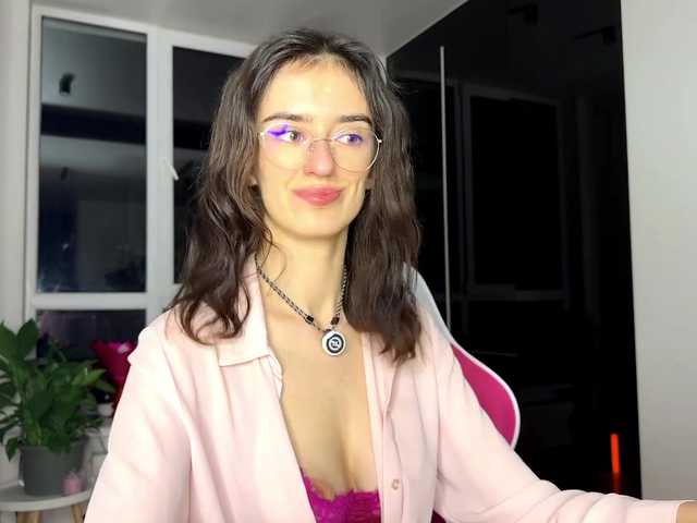 SweetieTati's BongaCams show and profile
