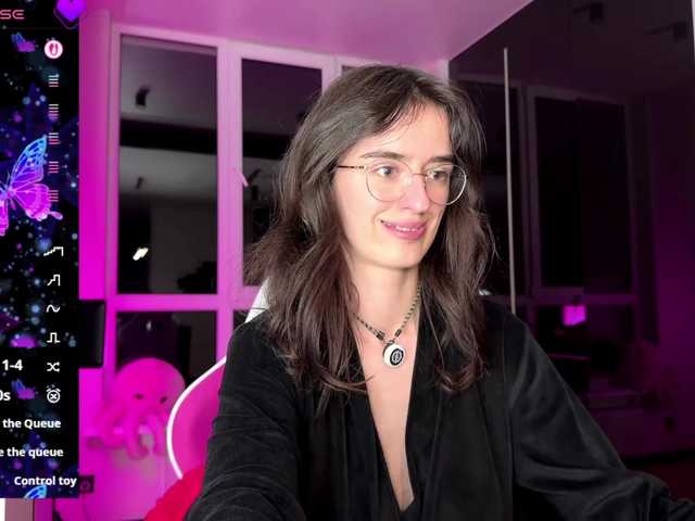 SweetieTati's BongaCams show and profile