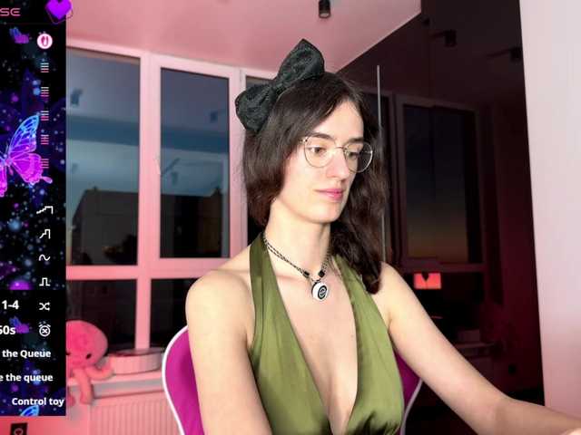 SweetieTati's BongaCams show and profile