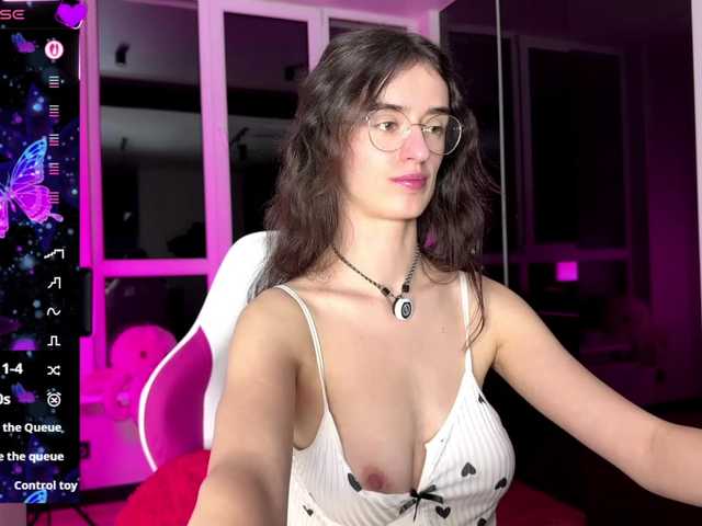 SweetieTati's BongaCams show and profile