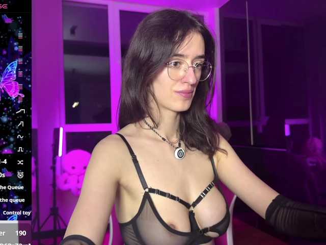 SweetieTati's BongaCams show and profile