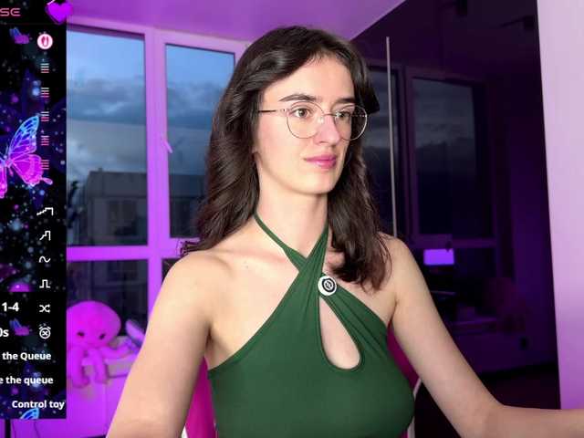 SweetieTati's BongaCams show and profile