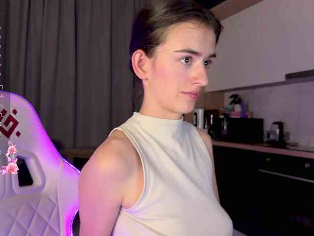 SweetieTati webcam