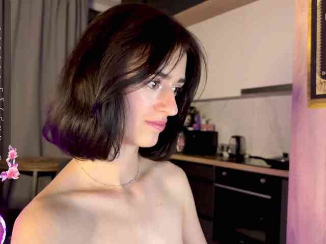 SweetieTati webcam