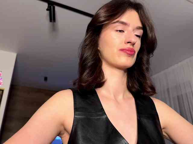 SweetieTati webcam