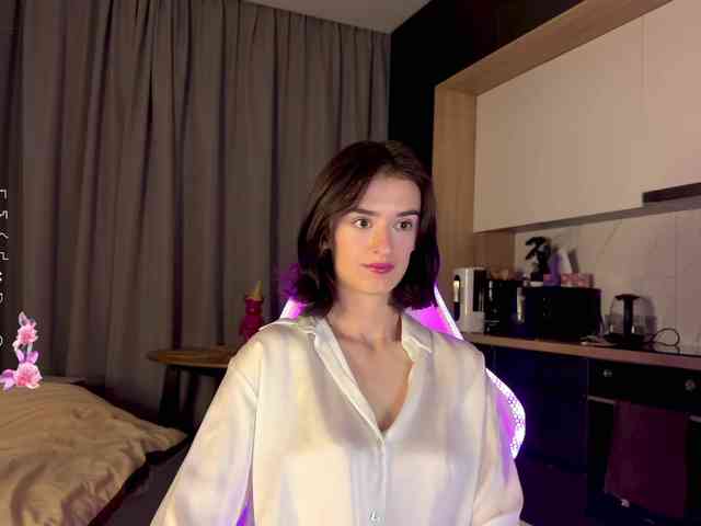 SweetieTati webcam