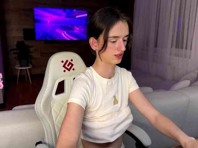 SweetieTati webcam