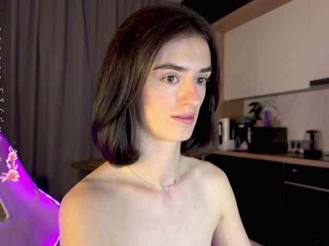 SweetieTati webcam