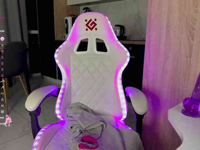 SweetieTati webcam