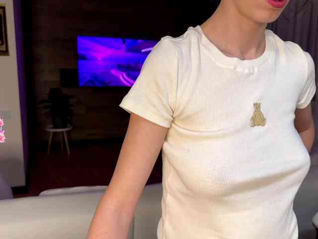SweetieTati webcam
