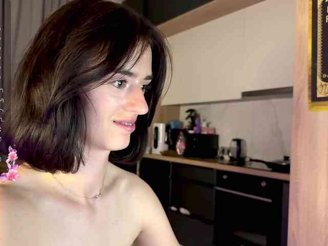 SweetieTati webcam