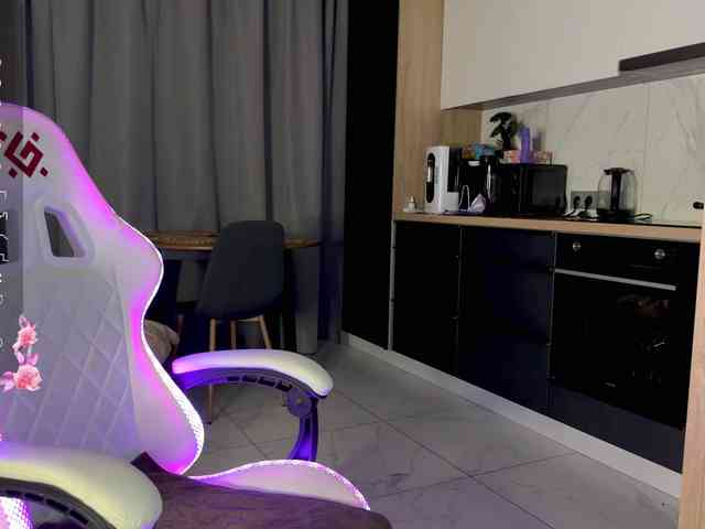 SweetieTati webcam