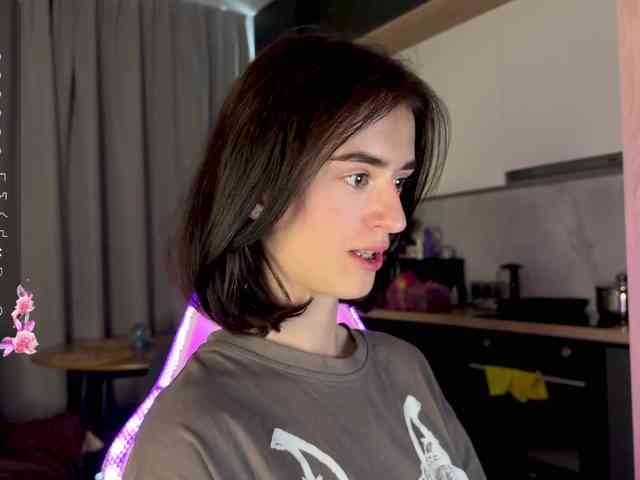 SweetieTati webcam