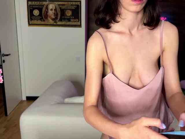 SweetieTati webcam