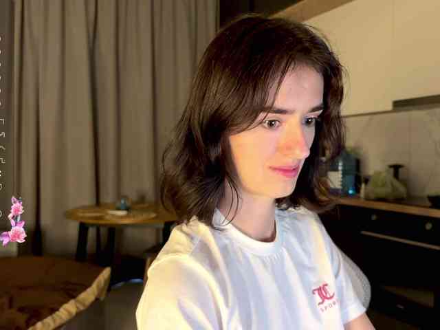 SweetieTati webcam