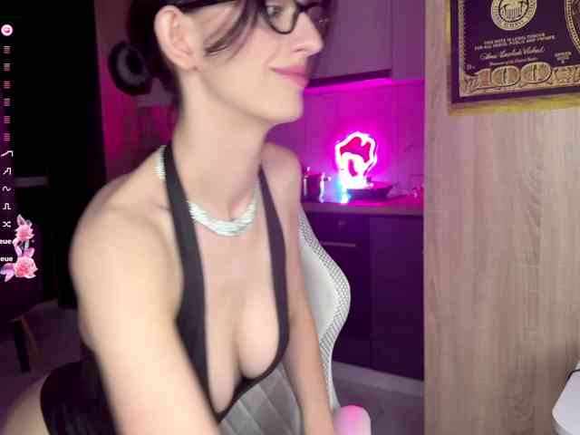 SweetieTati webcam