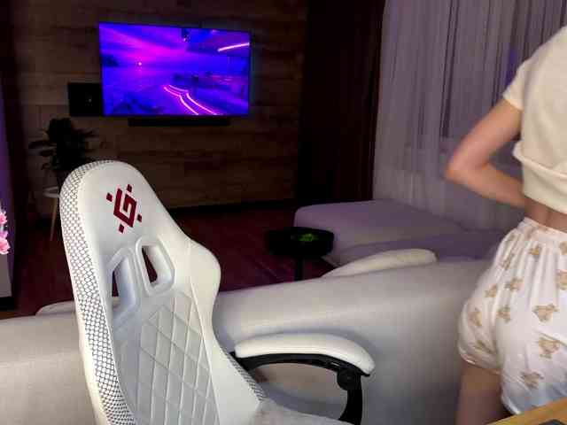 SweetieTati webcam