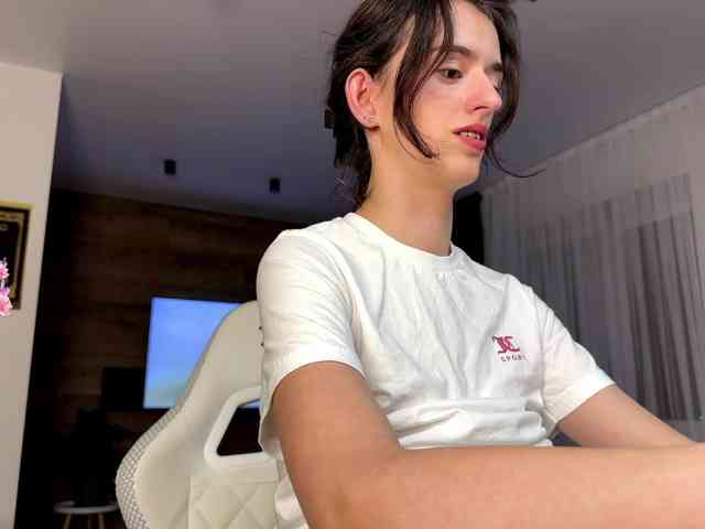 SweetieTati webcam