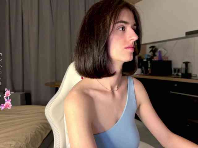 SweetieTati webcam