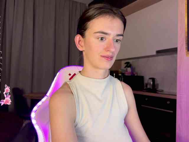SweetieTati webcam