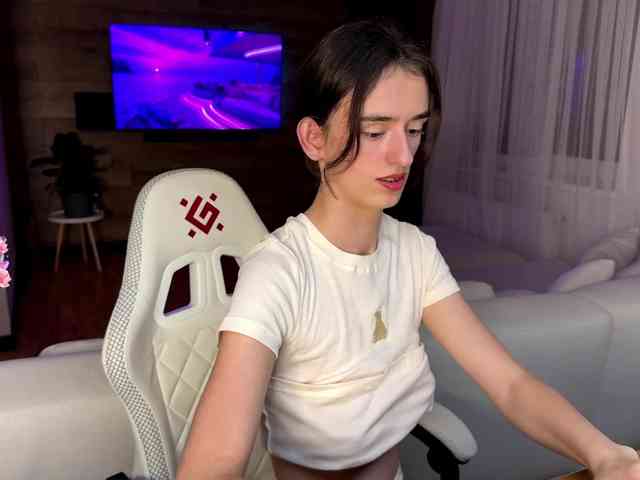 SweetieTati webcam