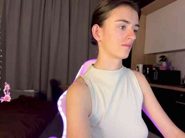 SweetieTati webcam