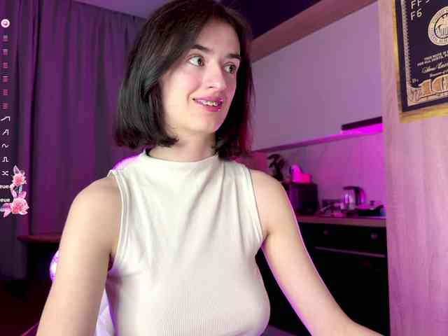 SweetieTati webcam