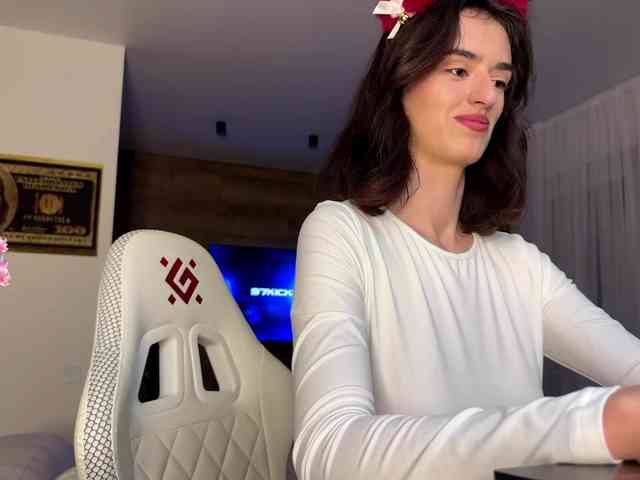 SweetieTati webcam