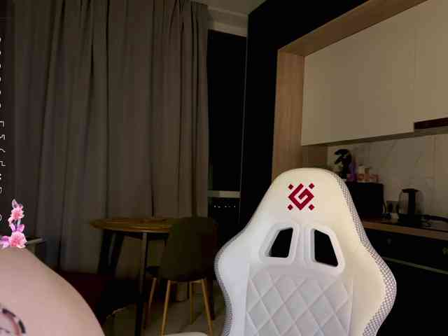 SweetieTati webcam