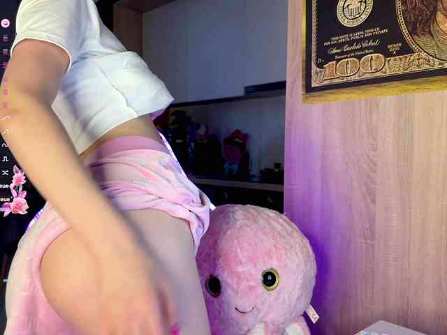 SweetieTati webcam