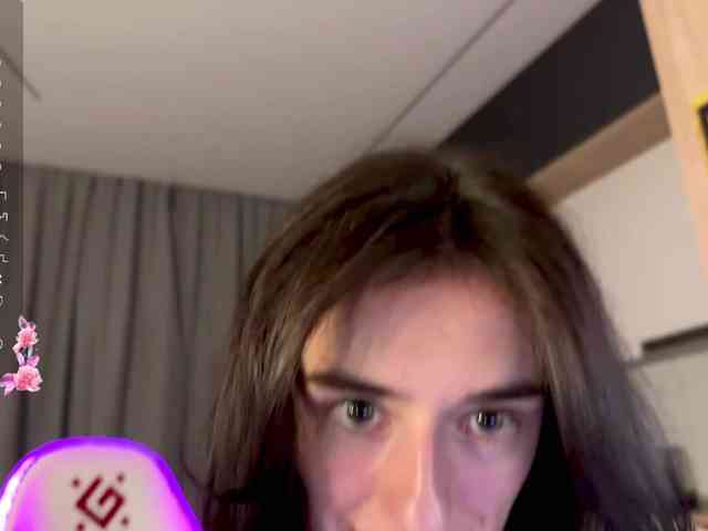 SweetieTati webcam