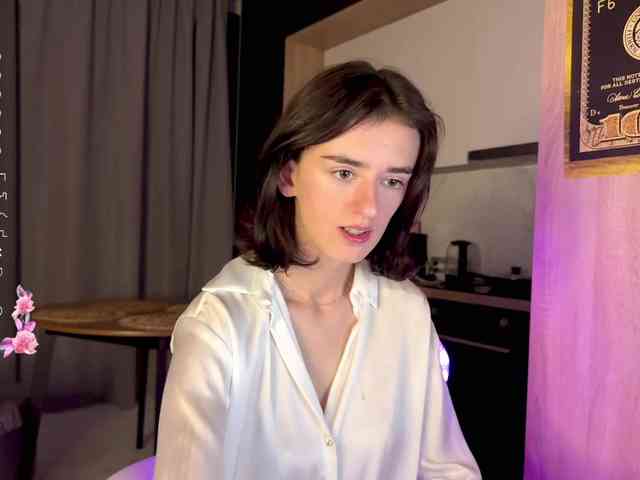 SweetieTati webcam