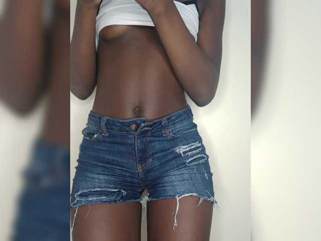 Sexybootyy's BongaCams show and profile