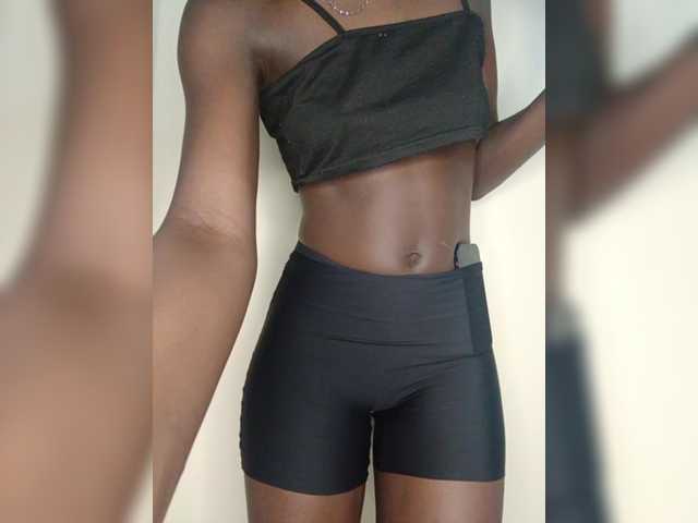 Sexybootyy's BongaCams show and profile