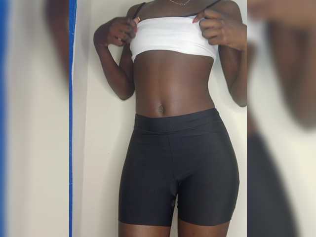 Sexybootyy's BongaCams show and profile