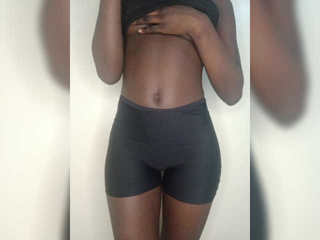 Sexybootyy's BongaCams show and profile