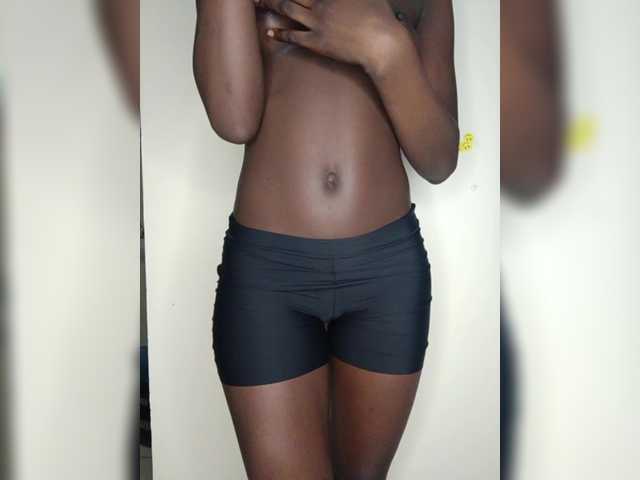 Sexybootyy's BongaCams show and profile