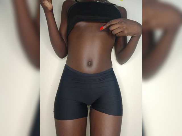 Sexybootyy's BongaCams show and profile