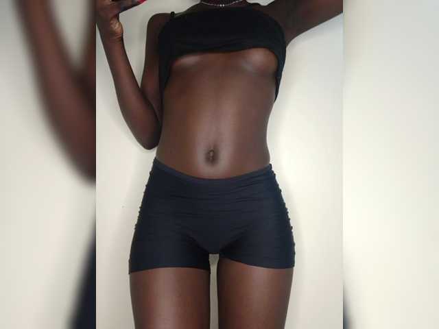 Sexybootyy's BongaCams show and profile