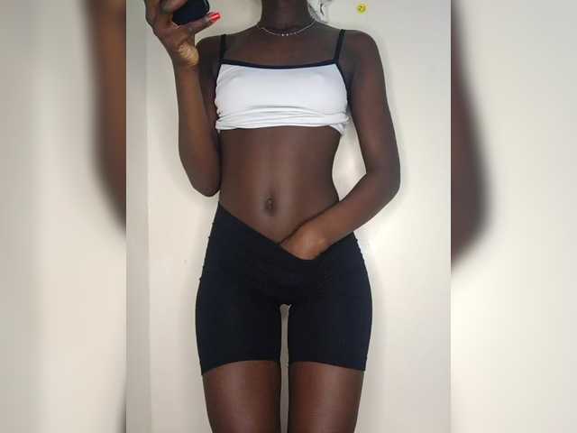 Sexybootyy's BongaCams show and profile