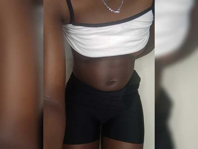 Sexybootyy's BongaCams show and profile