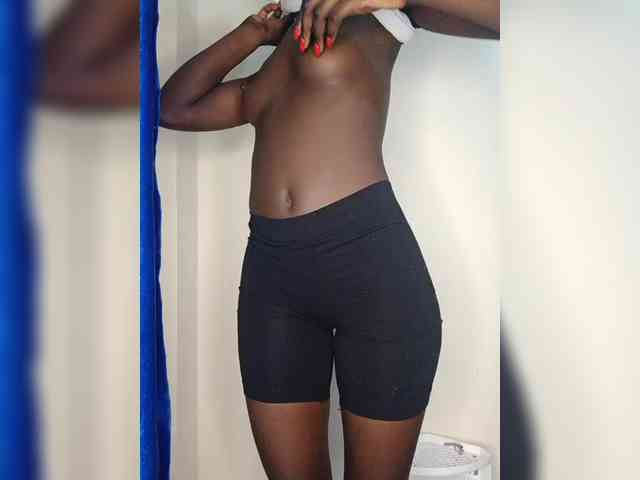 Sexybootyy webcam
