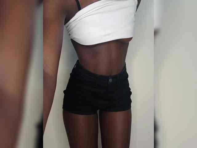 Sexybootyy webcam