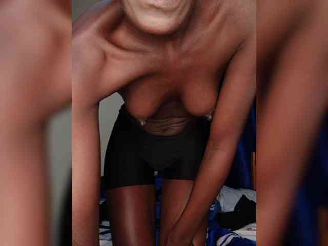 Sexybootyy webcam