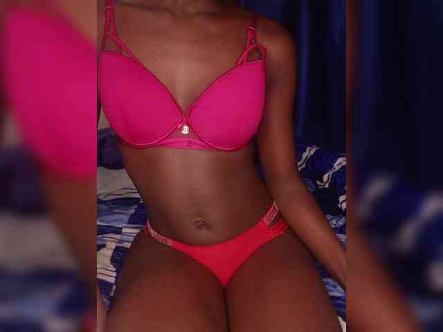 Sexybootyy webcam