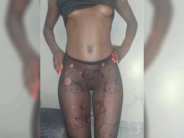 Sexybootyy webcam