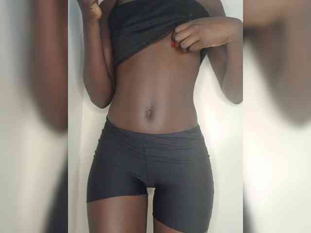 Sexybootyy webcam