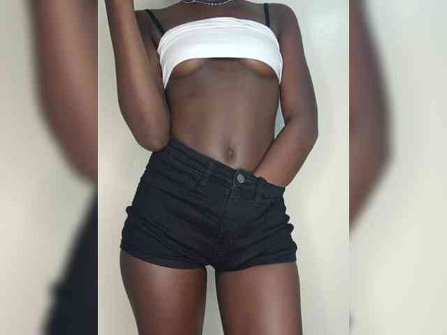 Sexybootyy webcam