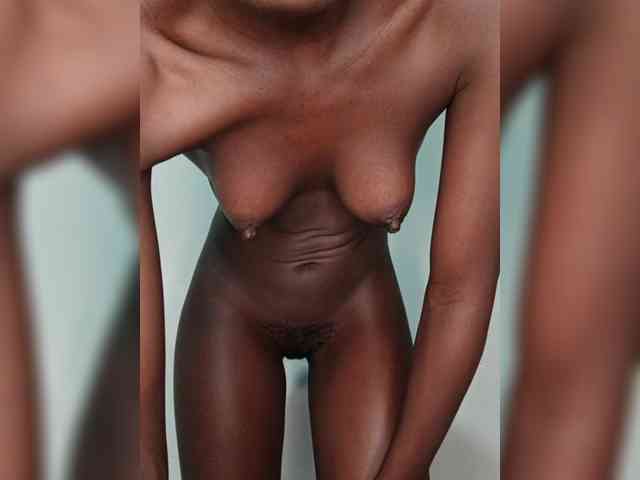 Sexybootyy webcam