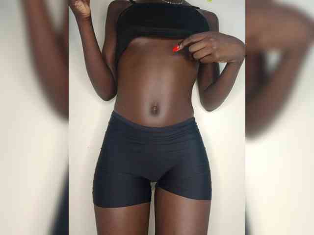Sexybootyy webcam